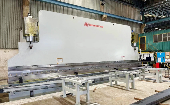 เครื่องกดเบรกสำหรับงานหนัก 600T 9000MM