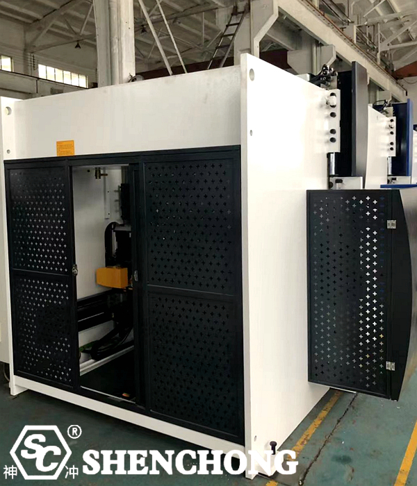 Prensa Dobradora CNC Romênia WEK-100T2500 6+1 Eixos