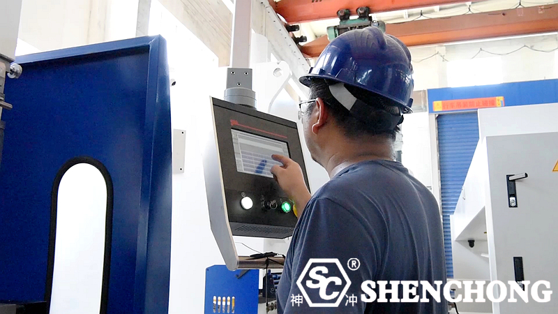 Fonctionnement d'une presse plieuse CNC