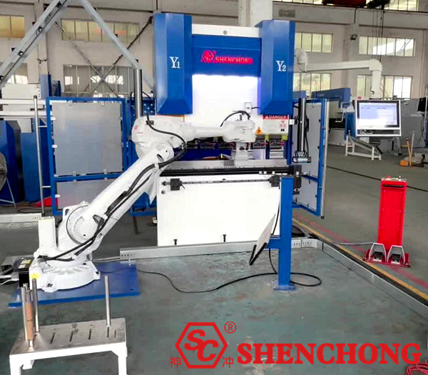 WDK CNC 80T1500 折弯机，配备 ABB IRB 4600-60 机器人