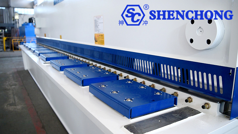 منضدة عمل قص الصفائح المعدنية الهيدروليكية