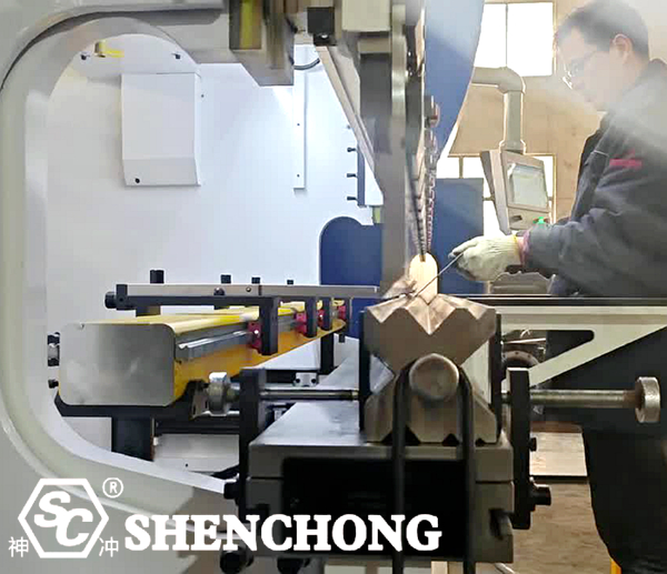 Ferramentas de dobra para prensa dobradeira eletro-hidráulica de 160T e 3200mm