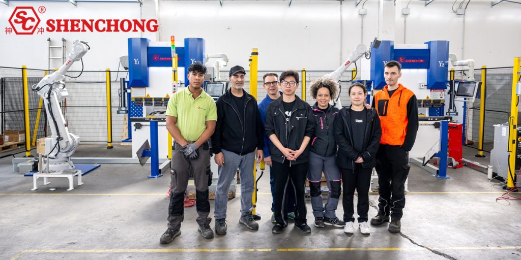 Instalacja stanowiska do gięcia pras krawędziowych SC Robotic we Włoszech