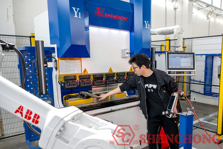 Zespół techniczny SC Robotic Press Bending Cell