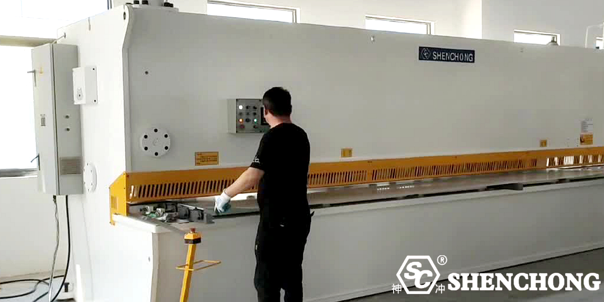 Гидравлические ножницы SC QC11K 8X6100MM для компании USAS Building System в Таиланде