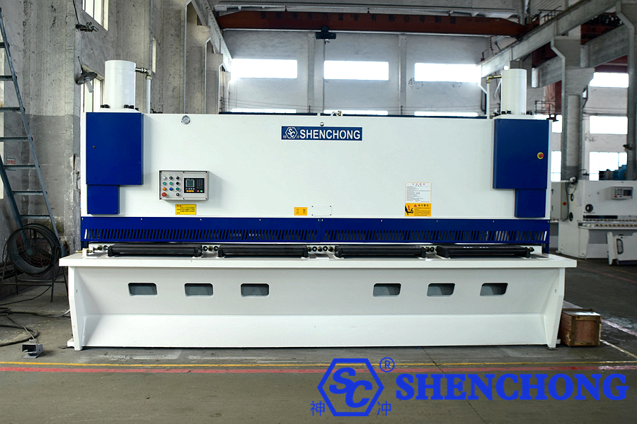 Máy cắt thủy lực kiểu giáng 16X4000