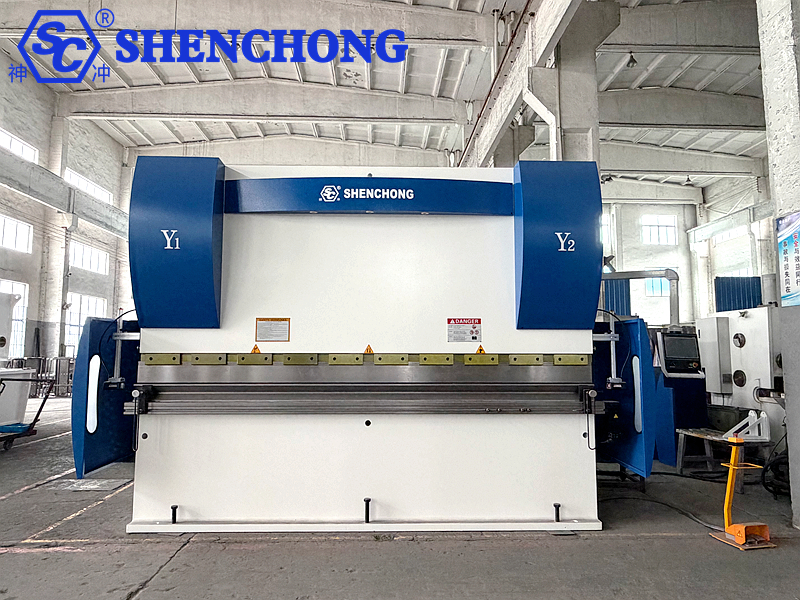Prensa plegadora CNC SC Brazil WSK 300 toneladas 4000 mm