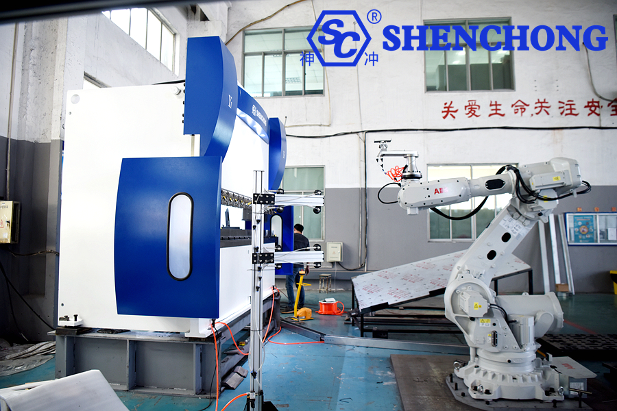 Bending Machine Robot Loading and Unloading