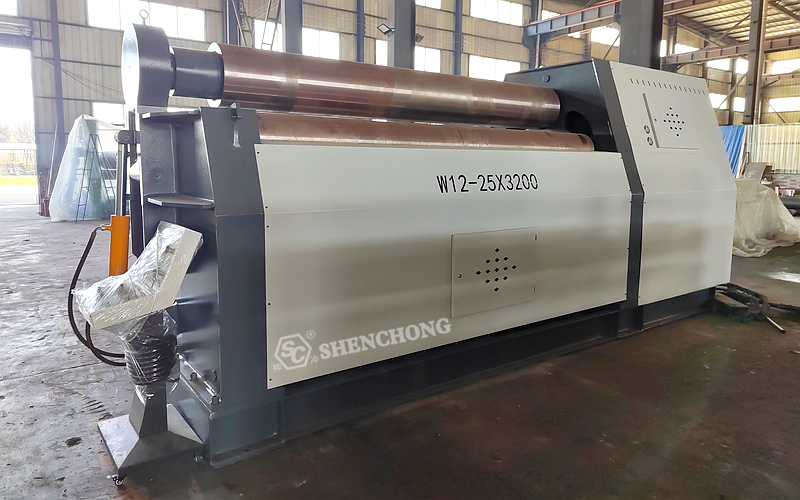 Продается листопрокатный станок W12 25x3200 мм с 4 валками.